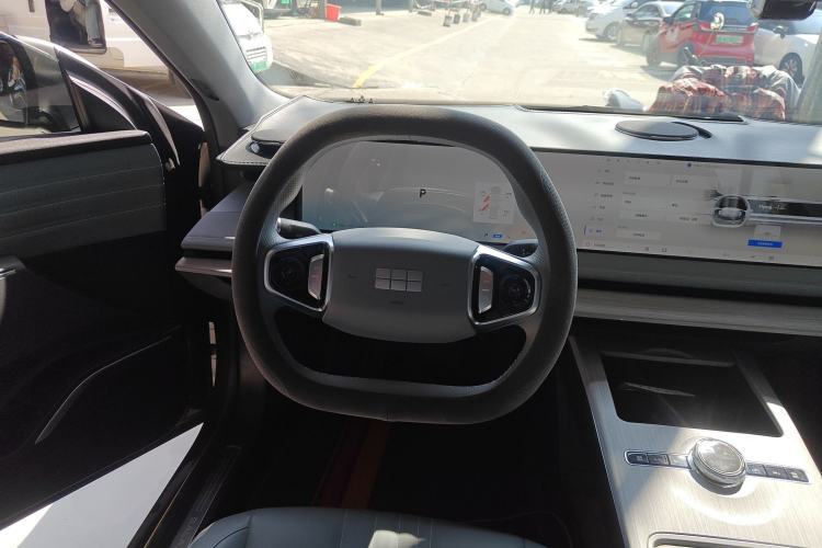 Used Geely Galaxy E8 2024 550 km Range Rear-Wheel-Drive PRO Steering Wheel