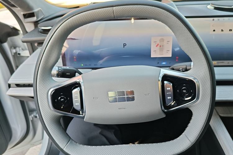 Used Geely Galaxy E8 2024 665 km Range Rear-Drive Starship Long-Range Version Steering Wheel