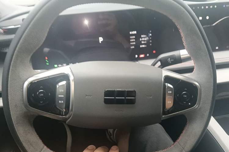 Used Geely Galaxy E8 2024 620 km All-Wheel-Drive Starship Performance Edition Steering Wheel