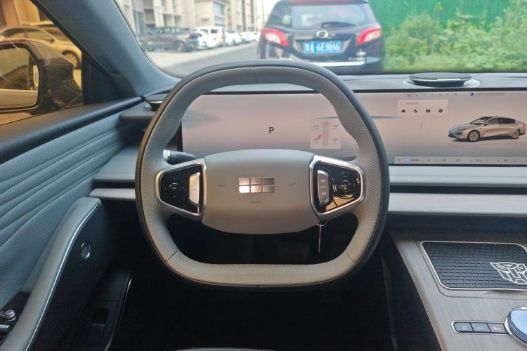 Used Geely Galaxy E8 2024 550 km Range Rear-Wheel-Drive PRO Steering Wheel