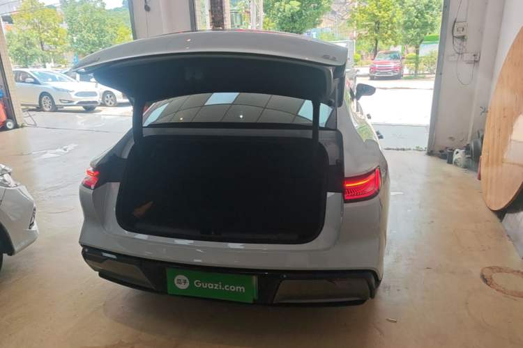 Used Geely Galaxy E8 2024 550 km Range Rear-Drive MAX Trunk