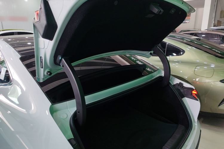 Used Geely Galaxy E8 2024 665 km Range Rear-Drive Starship Long-Range Version Trunk