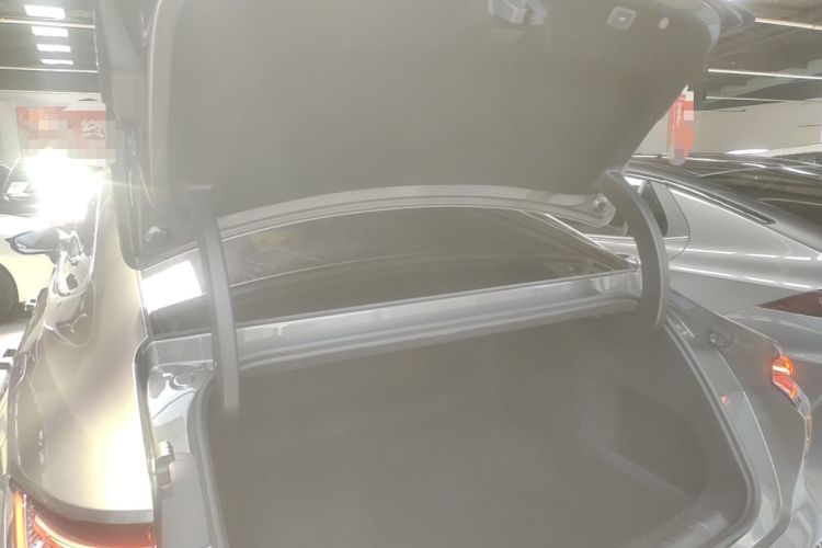 Used Geely Galaxy E8 2024 665 km Range Rear-Drive Starship Long-Range Version Trunk