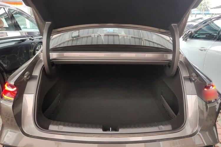Used Geely Galaxy E8 2024 550 km Range Rear-Drive MAX Trunk
