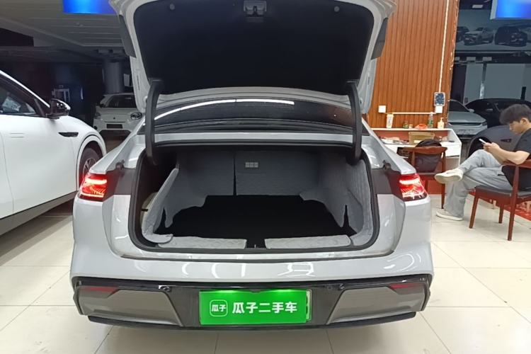 Used Geely Galaxy E8 2024 550 km Range Rear-Drive Dragon Edition Trunk