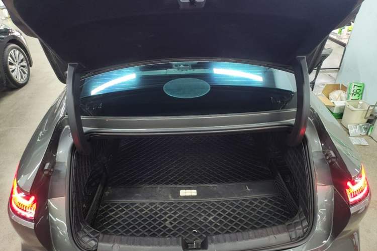 Used Geely Galaxy E8 2024 550 km Range Rear-Drive MAX Trunk