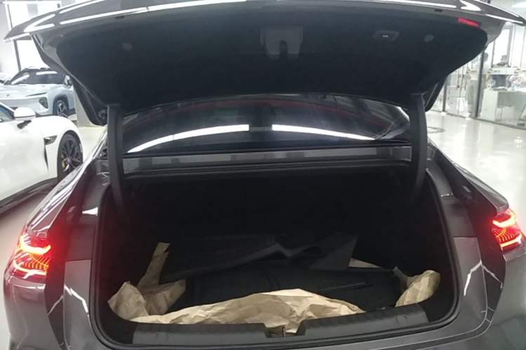 Used Geely Galaxy E8 2024 665 km Range Rear-Drive Starship Long-Range Version Trunk
