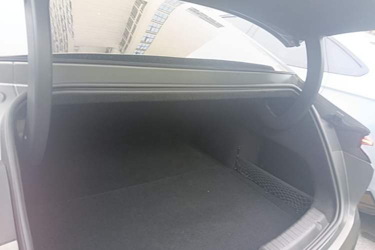 Used Geely Galaxy E8 2024 620 km All-Wheel-Drive Starship Performance Edition Trunk