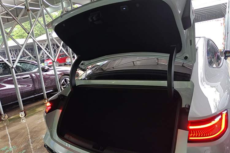 Used Geely Galaxy E8 2024 665 km Range Rear-Drive Starship Long-Range Version Trunk