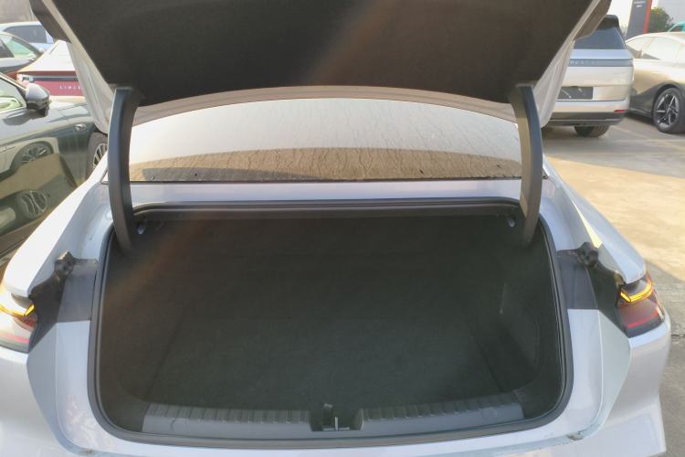 Used Geely Galaxy E8 2024 665 km Range Rear-Drive Starship Intelligent Driving Version Trunk