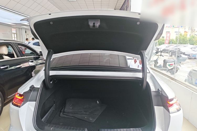 Used Geely Galaxy E8 2024 550 km Range Rear-Wheel-Drive PRO Trunk