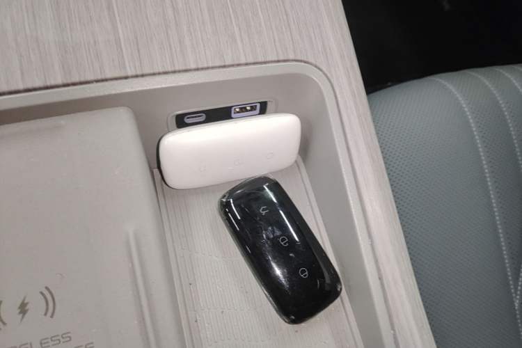 Used Geely Galaxy E8 2024 665 km Range Rear-Drive Starship Long-Range Version Vehicle Key