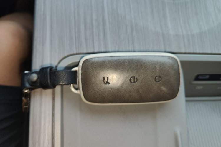 Used Geely Galaxy E8 2024 550 km Range Rear-Drive MAX Vehicle Key