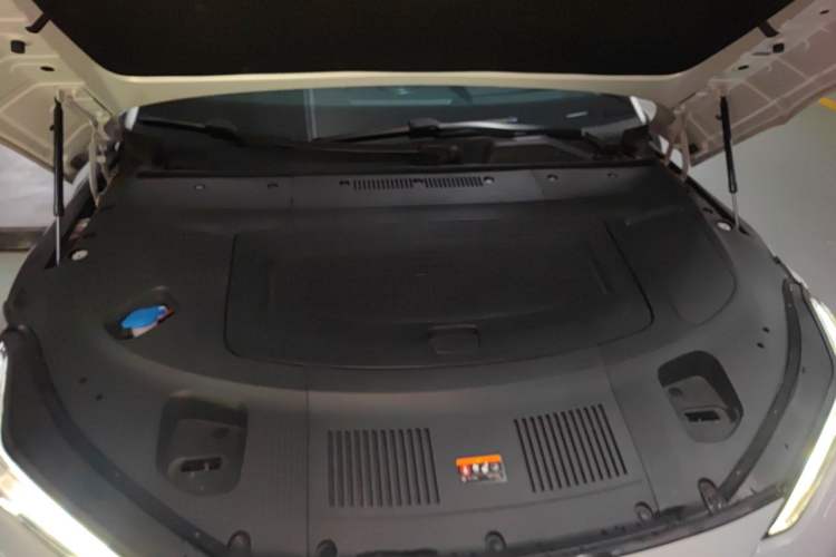 Used Geely Galaxy E8 2024 665 km Range Rear-Drive Starship Long-Range Version Engine Bay