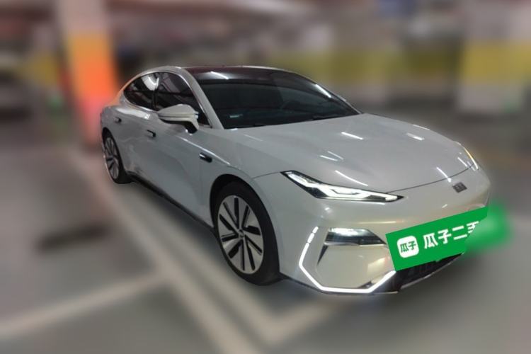 Used Geely Galaxy E8 2024 665 km Range Rear-Drive Starship Long-Range Version Front Right 45 Deg