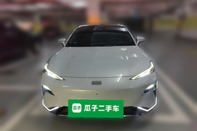 Used Geely Galaxy E8 2024 665 km Range Rear-Drive Starship Long-Range Version Front