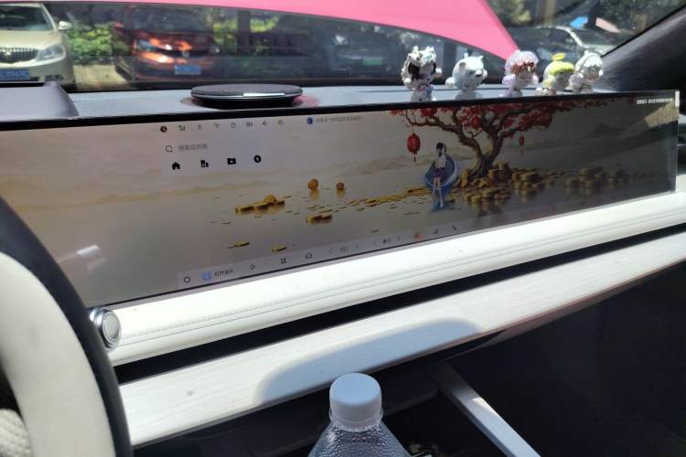 Used Geely Galaxy E8 2024 550 km Range Rear-Drive MAX Audio And AC Panel