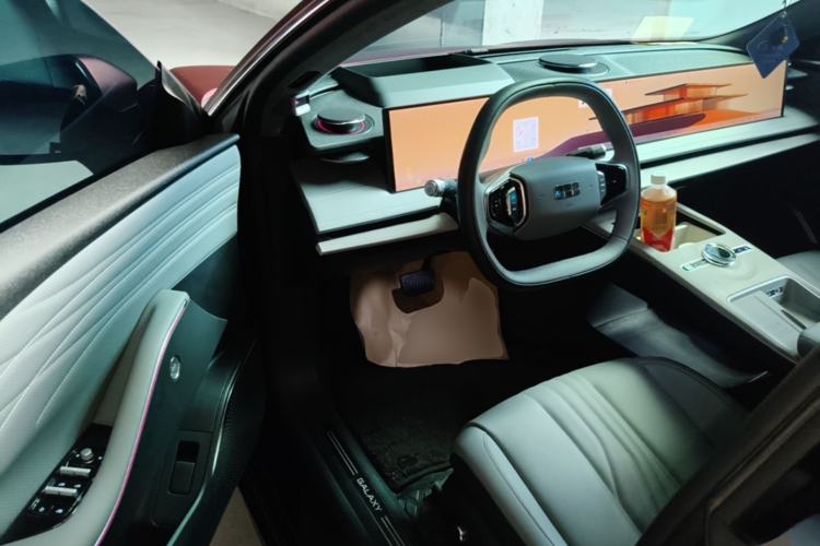 Used Geely Galaxy E8 2024 665 km Range Rear-Drive Starship Long-Range Version Driver Seat