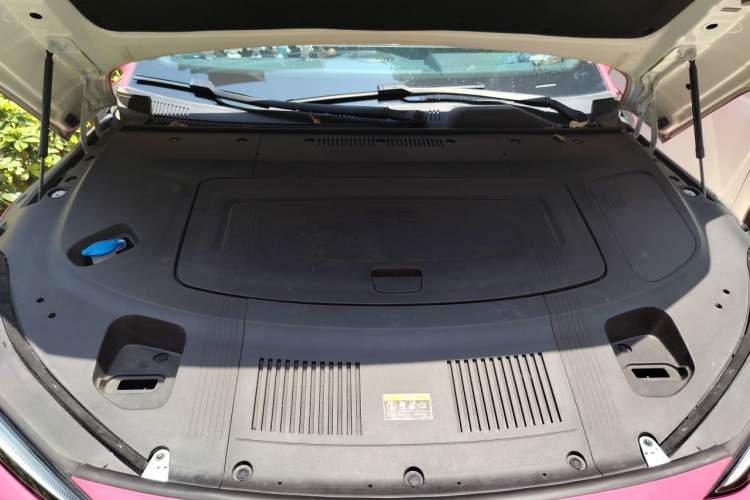 Used Geely Galaxy E8 2024 550 km Range Rear-Drive MAX Engine Bay
