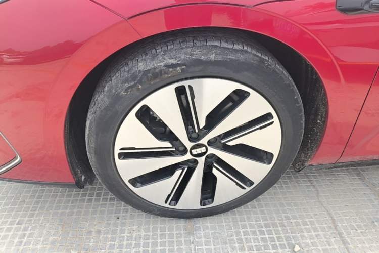 Used Geely Galaxy E8 2024 665 km Range Rear-Drive Starship Long-Range Version Exterior 4
