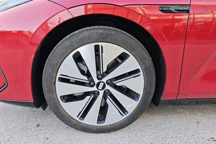 Used Geely Galaxy E8 2024 665 km Range Rear-Drive Starship Long-Range Version Exterior 5
