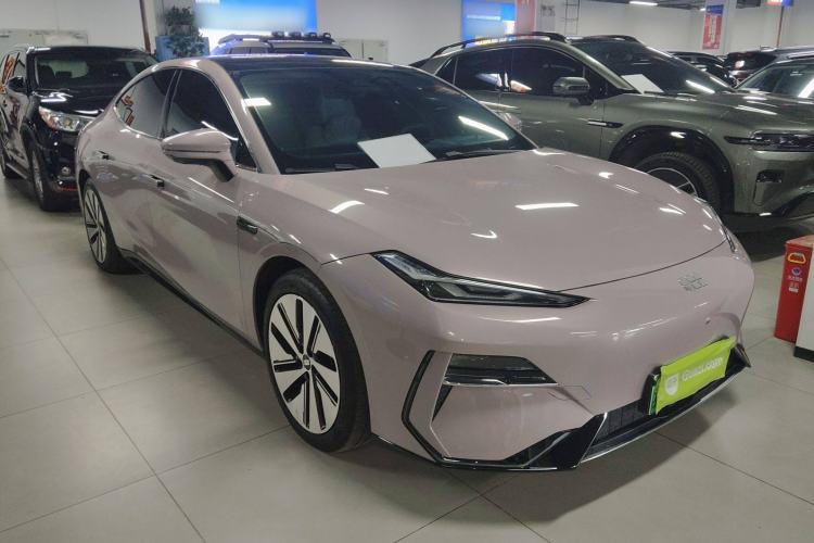 Used Geely Galaxy E8 2024 665 km Range Rear-Drive Starship Long-Range Version Front Right 45 Deg