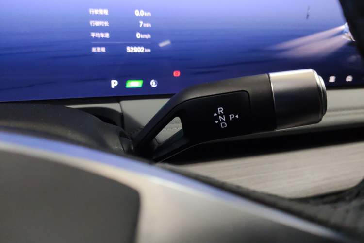 Used Geely Galaxy E8 2024 665 km Range Rear-Drive Starship Long-Range Version Gear Lever