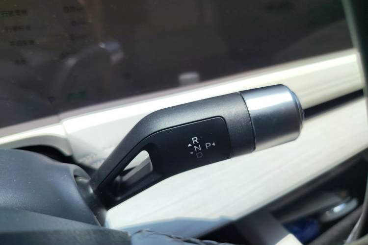 Used Geely Galaxy E8 2024 550 km Range Rear-Drive MAX Gear Lever