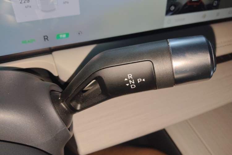 Used Geely Galaxy E8 2024 665 km Range Rear-Drive Starship Long-Range Version Gear Lever
