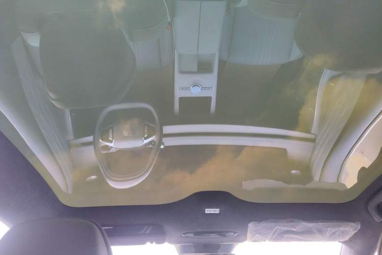 Used Geely Galaxy E8 2024 665 km Range Rear-Drive Starship Long-Range Version Headliner