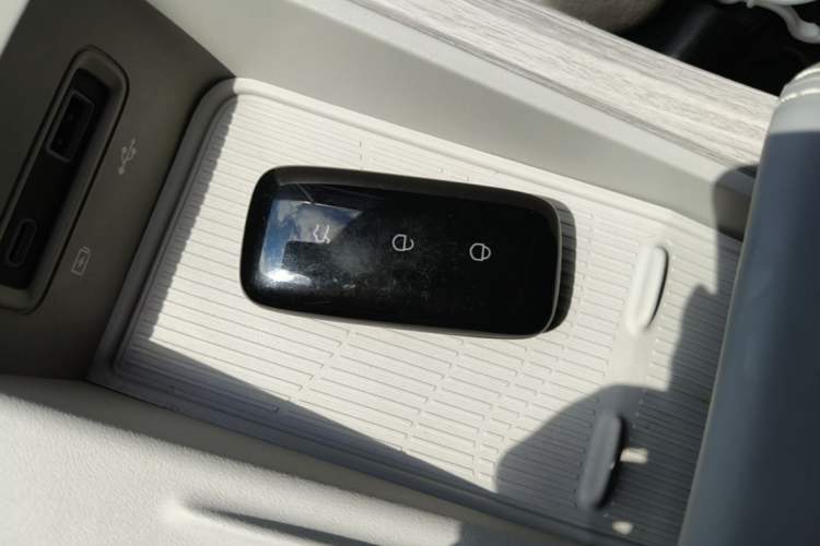 Used Geely Galaxy E8 2024 665 km Range Rear-Drive Starship Long-Range Version Interior 1