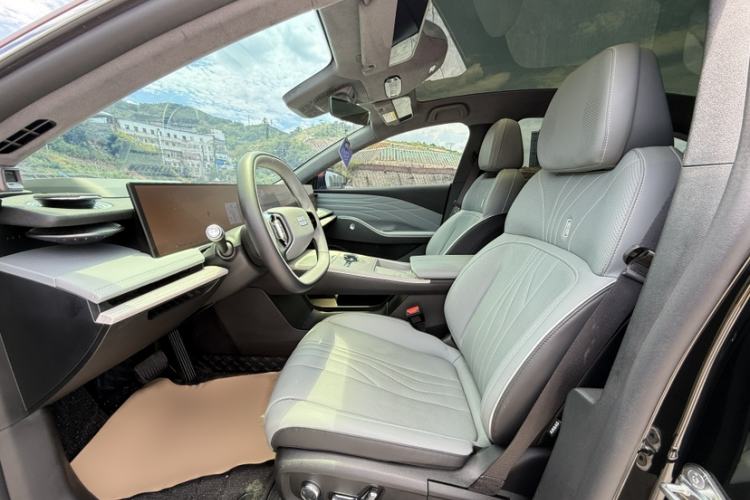 Used Geely Galaxy E8 2024 665 km Range Rear-Drive Starship Long-Range Version Interior 3