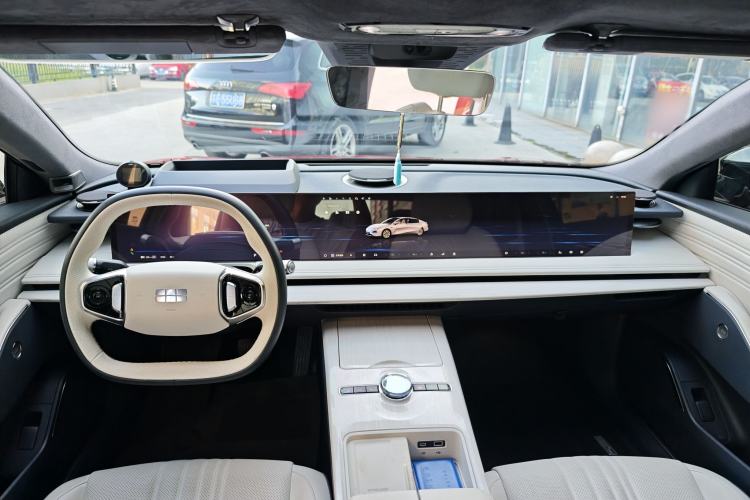 Used Geely Galaxy E8 2024 665 km Range Rear-Drive Starship Long-Range Version Interior 3