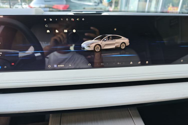 Used Geely Galaxy E8 2024 665 km Range Rear-Drive Starship Long-Range Version Interior 8