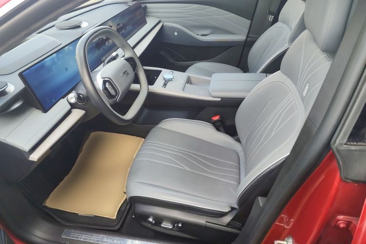 Used Geely Galaxy E8 2024 665 km Range Rear-Drive Starship Long-Range Version Left Front Seat