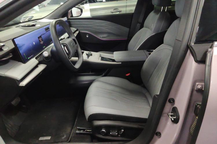Used Geely Galaxy E8 2024 665 km Range Rear-Drive Starship Long-Range Version Left Front Seat