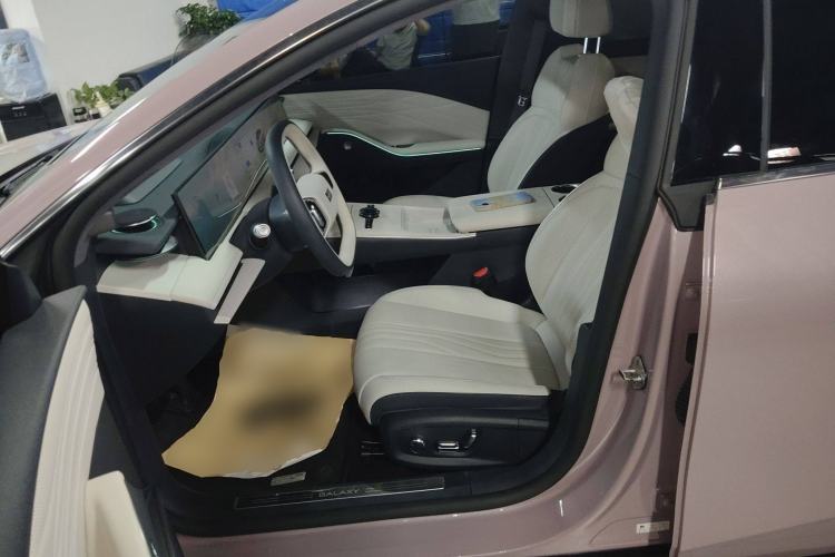 Used Geely Galaxy E8 2024 665 km Range Rear-Drive Starship Long-Range Version Left Front Seat