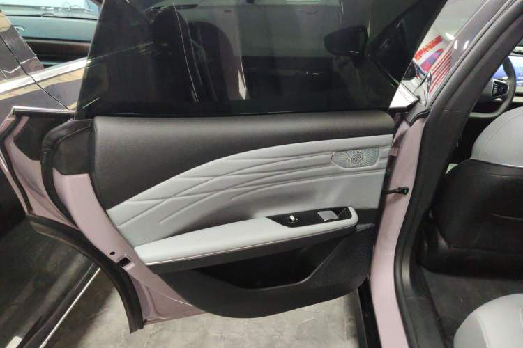 Used Geely Galaxy E8 2024 665 km Range Rear-Drive Starship Long-Range Version Left Rear Door Interior