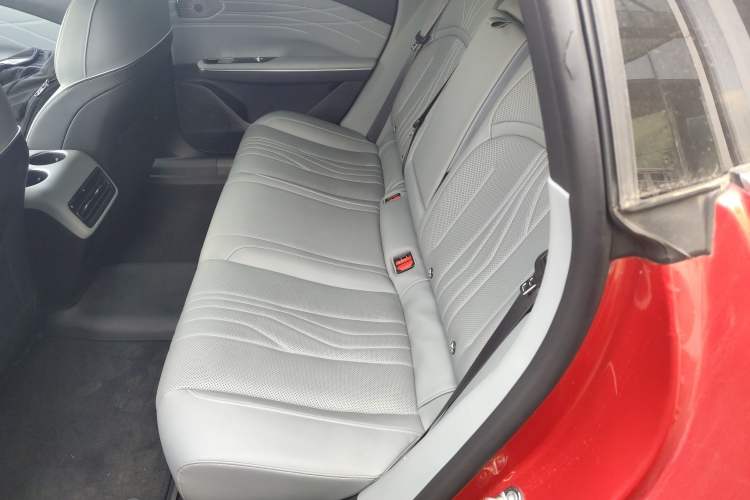 Used Geely Galaxy E8 2024 665 km Range Rear-Drive Starship Long-Range Version Left Rear Seat