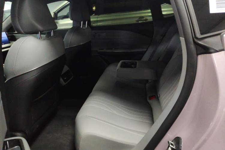 Used Geely Galaxy E8 2024 665 km Range Rear-Drive Starship Long-Range Version Left Rear Seat
