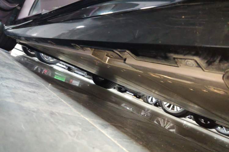 Used Geely Galaxy E8 2024 665 km Range Rear-Drive Starship Long-Range Version Left Side Sill