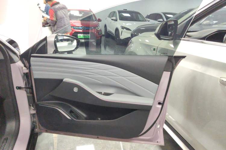 Used Geely Galaxy E8 2024 665 km Range Rear-Drive Starship Long-Range Version Right Front Door Interior