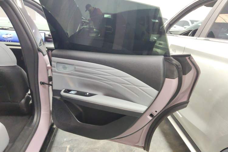 Used Geely Galaxy E8 2024 665 km Range Rear-Drive Starship Long-Range Version Right Rear Door Interior
