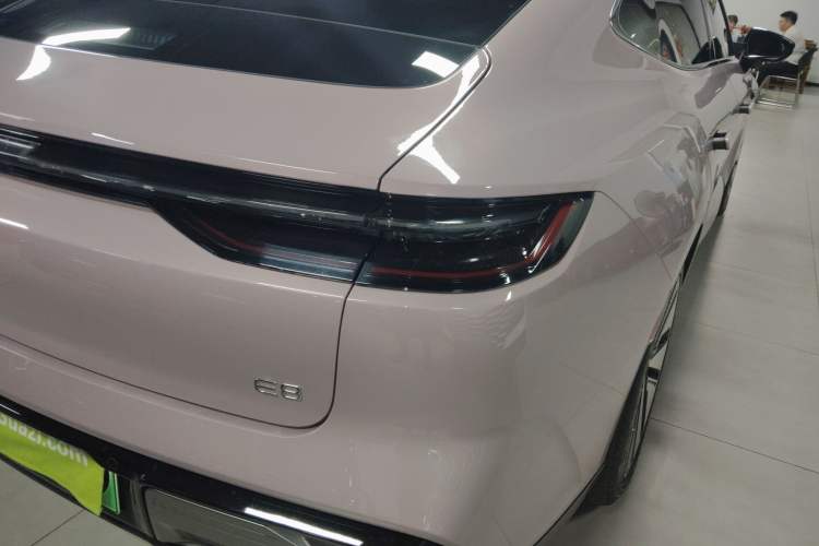 Used Geely Galaxy E8 2024 665 km Range Rear-Drive Starship Long-Range Version Right Rear Taillight