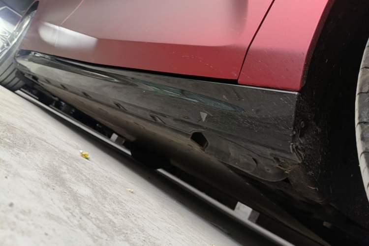Used Geely Galaxy E8 2024 665 km Range Rear-Drive Starship Long-Range Version Right Side Sill