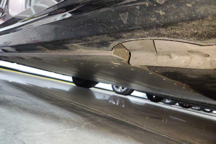 Used Geely Galaxy E8 2024 665 km Range Rear-Drive Starship Long-Range Version Right Side Sill
