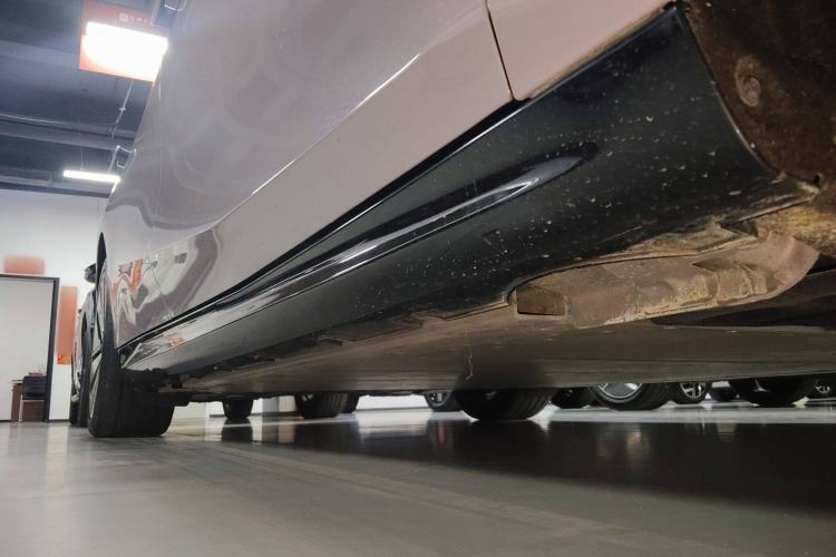 Used Geely Galaxy E8 2024 665 km Range Rear-Drive Starship Long-Range Version Right Side Sill