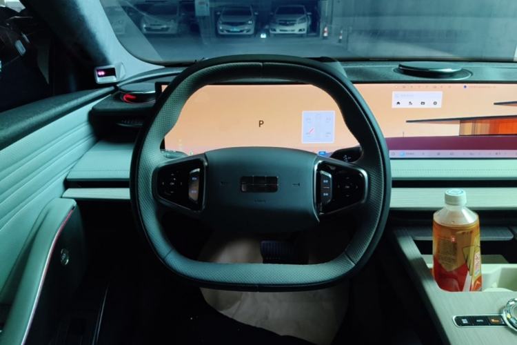 Used Geely Galaxy E8 2024 665 km Range Rear-Drive Starship Long-Range Version Steering Wheel