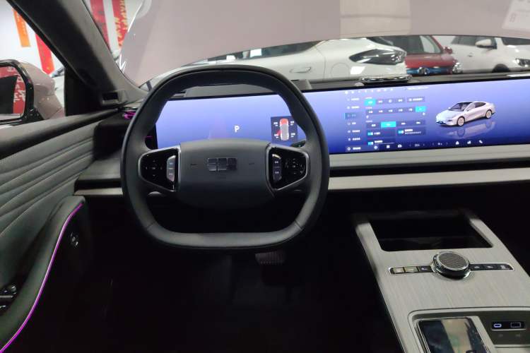 Used Geely Galaxy E8 2024 665 km Range Rear-Drive Starship Long-Range Version Steering Wheel