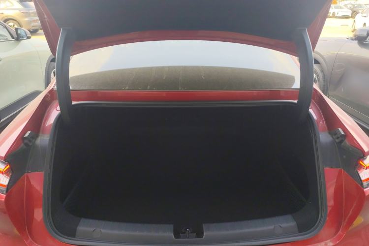 Used Geely Galaxy E8 2024 665 km Range Rear-Drive Starship Long-Range Version Trunk